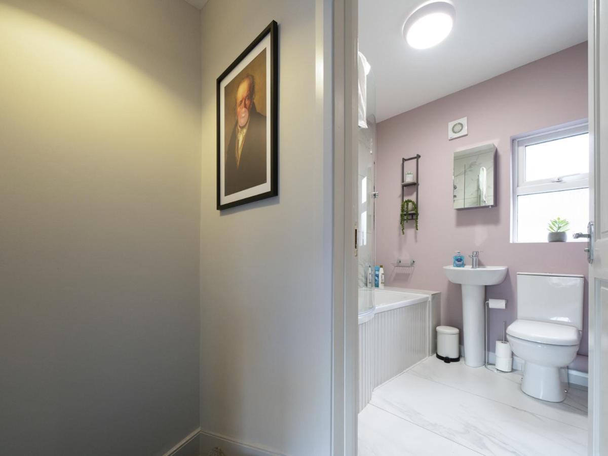 Pass The Keys 58 Lw Ave Stunning 2Br Terrace Top Location Lots Nearby بلفاست المظهر الخارجي الصورة