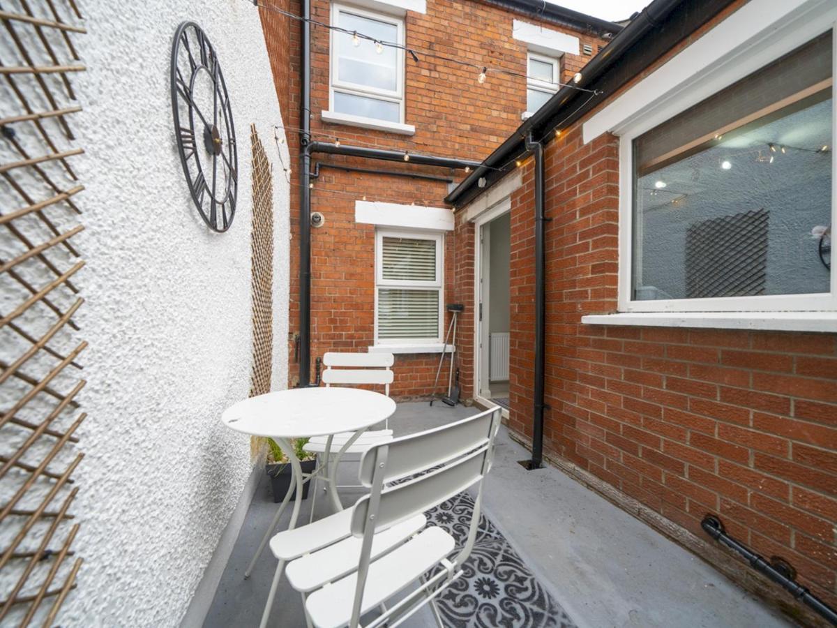 Pass The Keys 58 Lw Ave Stunning 2Br Terrace Top Location Lots Nearby بلفاست المظهر الخارجي الصورة