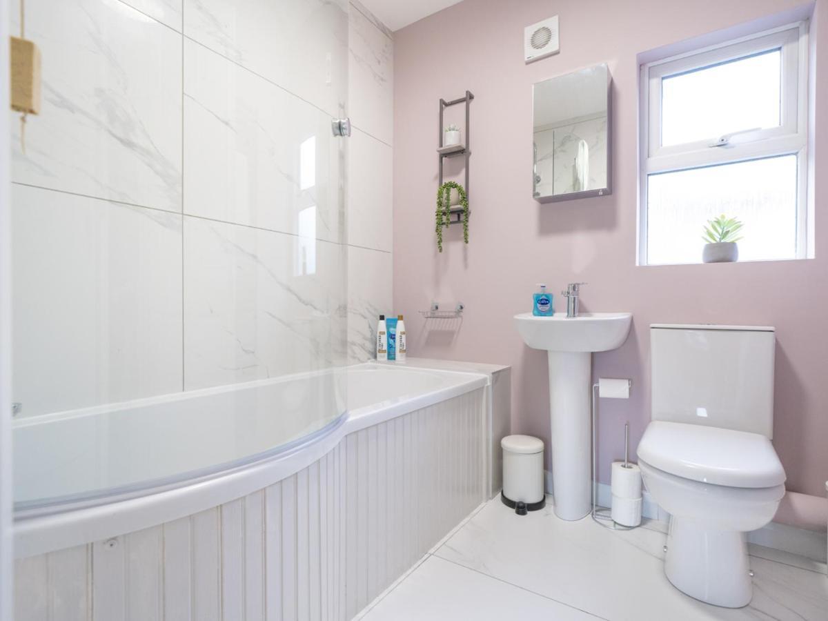 Pass The Keys 58 Lw Ave Stunning 2Br Terrace Top Location Lots Nearby بلفاست المظهر الخارجي الصورة